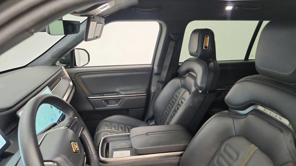 Used 2025 Rivian R1S Adventure Dual AWD/4WD image 39