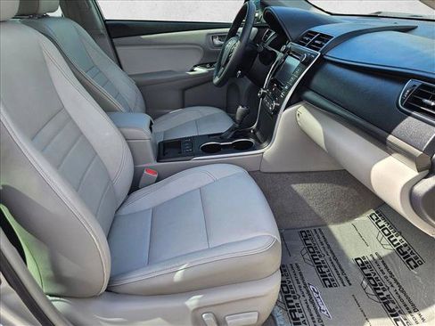 Used 2017 Toyota Camry XLE w/ Moonroof Package FWD image 22
