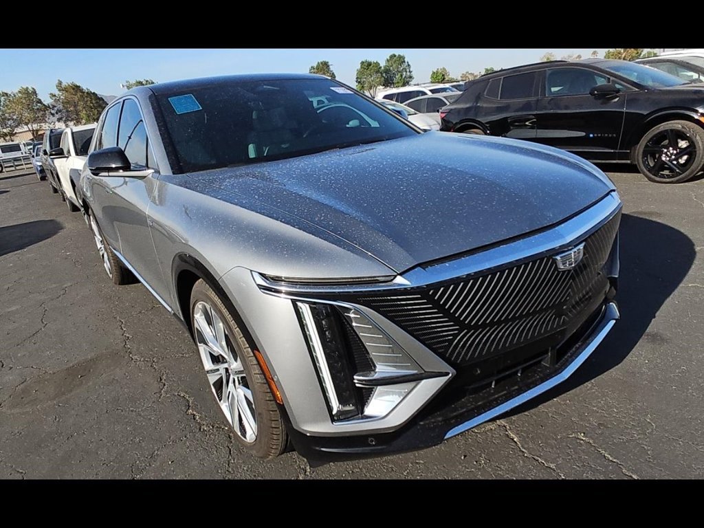 Used 2024 Cadillac Lyriq Luxury RWD image 2