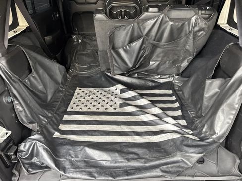 Used 2024 Jeep Wrangler Unlimited Sahara AWD/4WD image 15
