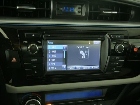 Used 2016 Toyota Corolla LE image 27