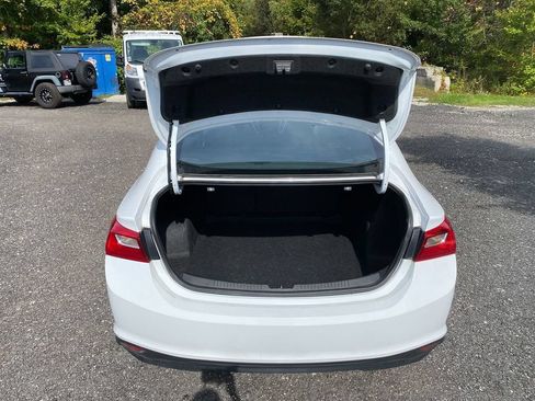 Used 2023 Chevrolet Malibu LS FWD image 24
