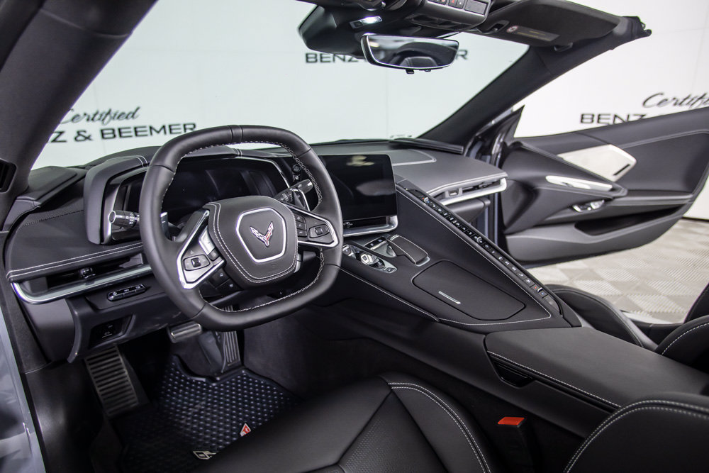 Used 2025 Chevrolet Corvette Stingray Preferred Conv w/ Z51 Performance Package RWD image 29