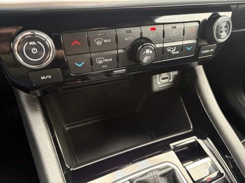 Used 2025 Jeep Compass Limited AWD/4WD image 31