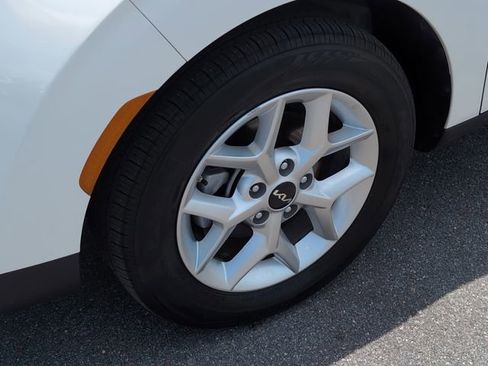 Used 2025 Kia Soul LX w/ LX Technology Package FWD image 11