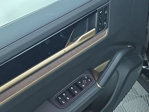 Certified 2026 Porsche Cayenne Coupe AWD/4WD image 16