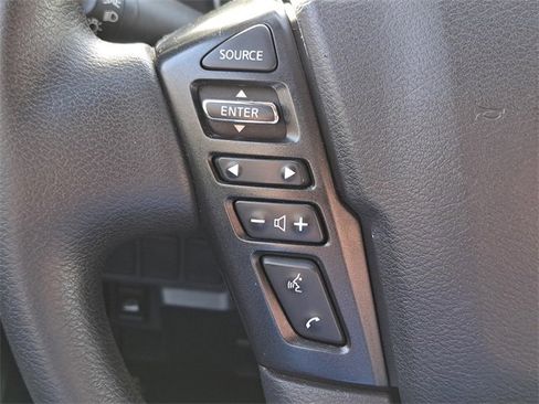 Used 2023 Nissan Frontier SV image 17