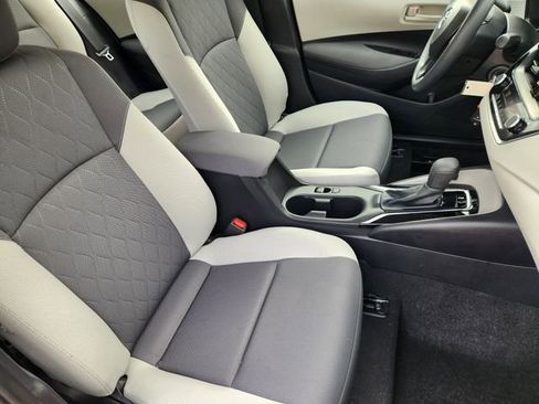 Used 2024 Toyota Corolla LE FWD image 10