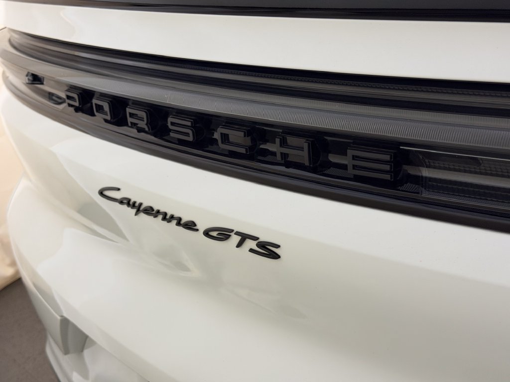 Used 2025 Porsche Cayenne GTS AWD/4WD image 26