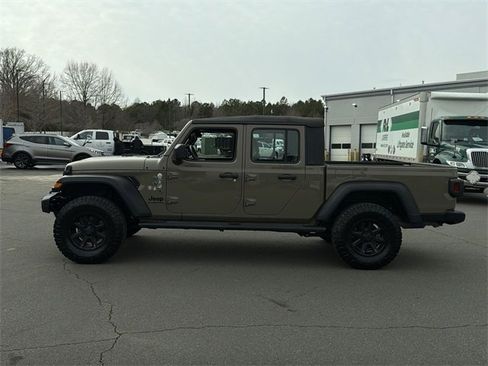 Used 2020 Jeep Gladiator Sport image 10