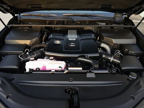 Used 2026 Lexus LX 600 4WD w/ Luxury Package image 36