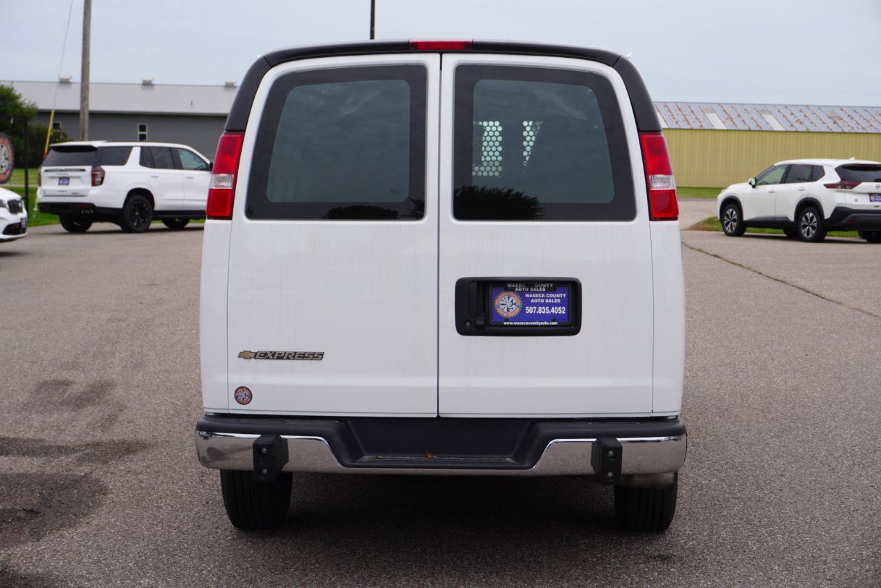Used 2025 Chevrolet Express 2500 w/ Driver Convenience Package RWD image 4