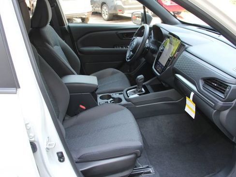 Used 2025 Subaru Forester Premium AWD/4WD image 38