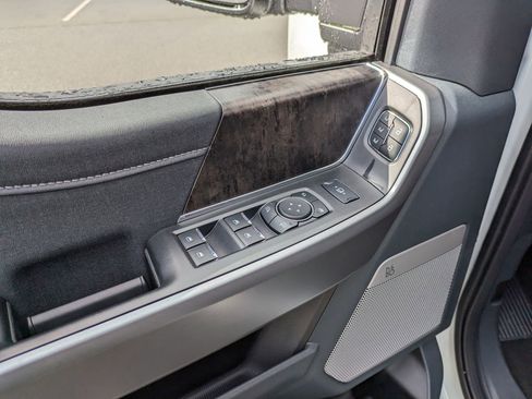 New 2025 Ford F250 Lariat w/ Lariat Ultimate Package image 17