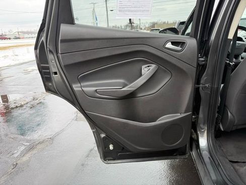 Used 2019 Ford Escape SE image 19