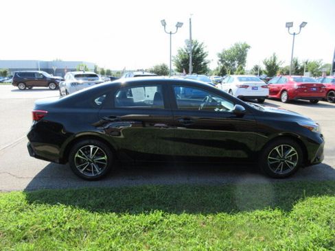 Used 2024 Kia Forte LXS image 5