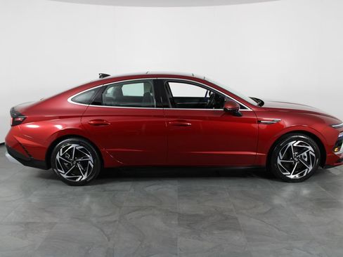 Certified 2024 Hyundai Sonata SEL w/ Convenience Package FWD image 12