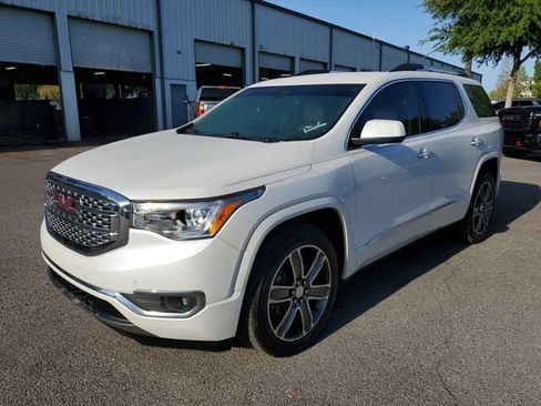 Used 2018 GMC Acadia Denali w/ Technology Package FWD image 2