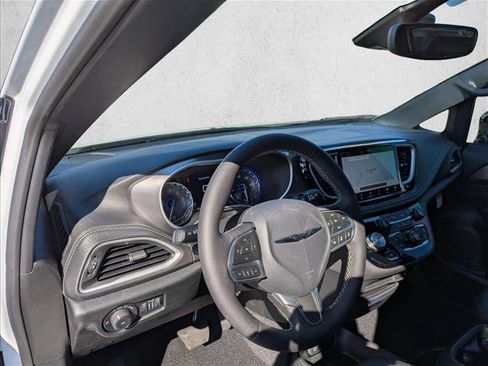 New 2026 Chrysler Pacifica Select FWD image 12