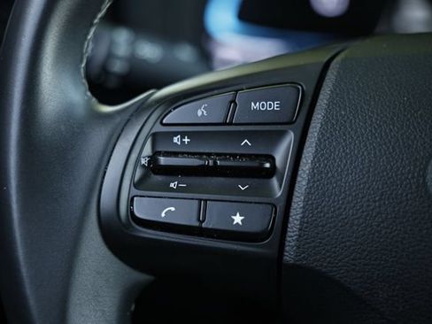 Used 2025 Hyundai Venue SEL FWD image 34