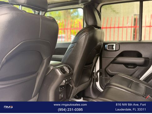 Used 2020 Jeep Gladiator Overland image 16