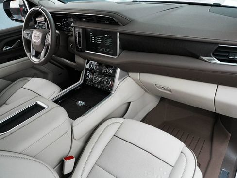 Used 2024 GMC Yukon XL Denali w/ Advanced Technology Package AWD/4WD image 38