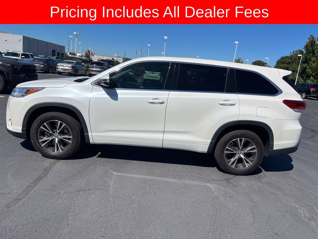 Used 2017 Toyota Highlander LE FWD image 7