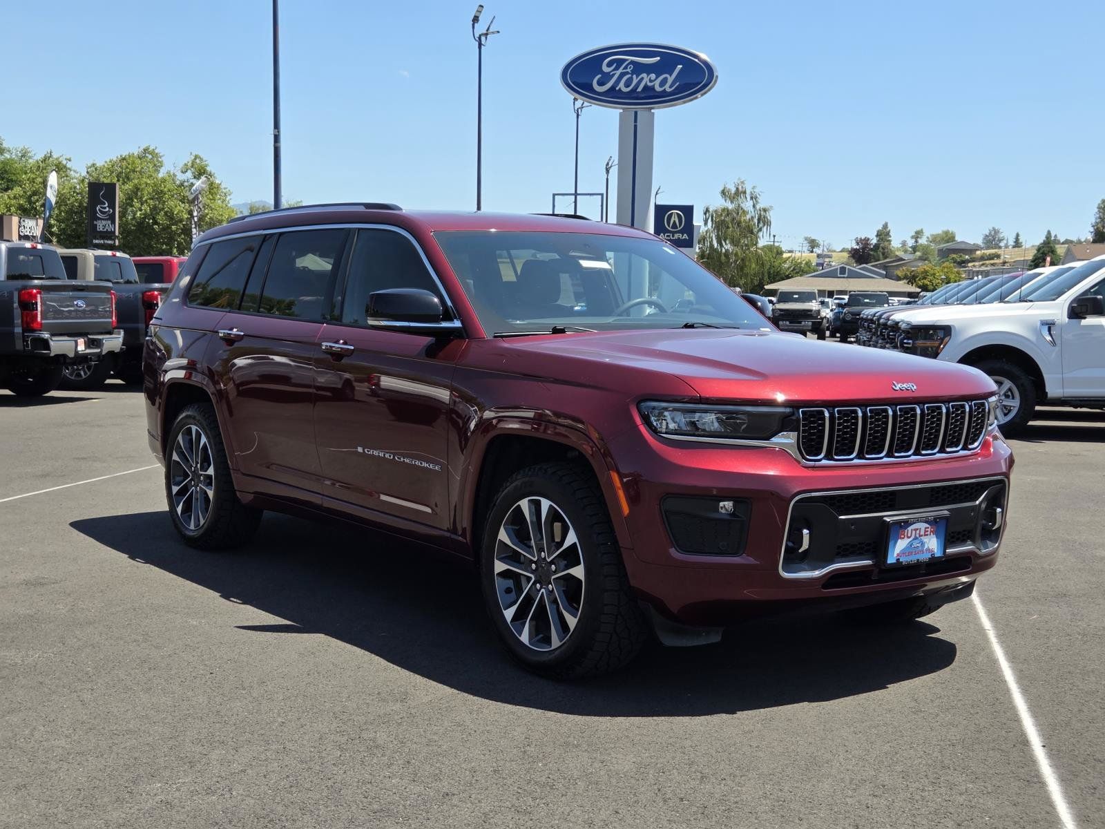 Used 2023 Jeep Grand Cherokee L Overland w/ Rear Seat Video Group I AWD/4WD image 3