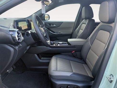 New 2026 Chevrolet Equinox LT w/ Convenience Package II image 9