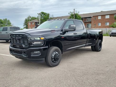 New 2026 RAM 3500 Big Horn AWD/4WD image 2
