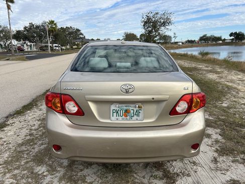 Used 2010 Toyota Corolla LE image 9