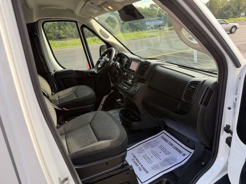 Used 2025 RAM ProMaster 2500 w/ Convenience Group FWD image 32