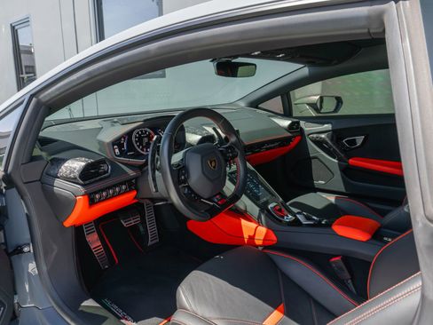 Used 2022 Lamborghini Huracan EVO RWD image 10