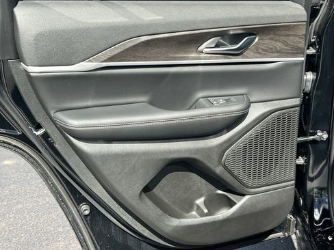 New 2026 Jeep Grand Cherokee Altitude AWD/4WD image 33