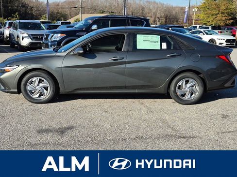 New 2026 Hyundai Elantra SE image 9
