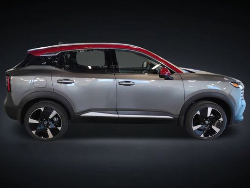 New 2026 Nissan Kicks SR w/ SR Premium Package AWD/4WD image 5