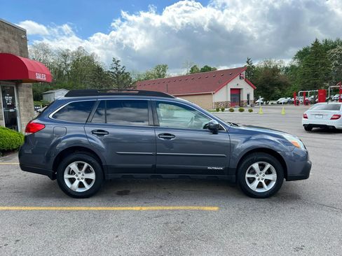 Used 2014 Subaru Outback 2.5i Premium w/ Moonroof Package AWD/4WD image 4