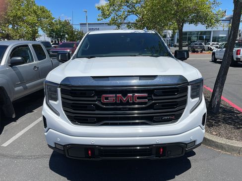 Used 2023 GMC Sierra 1500 AT4 w/ AT4 Premium Package AWD/4WD image 2