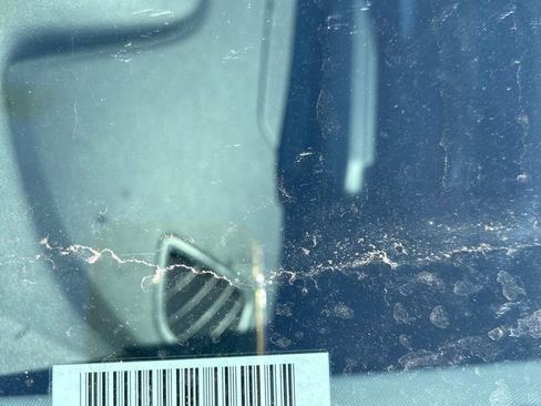 Used 2025 Kia Carnival image 2