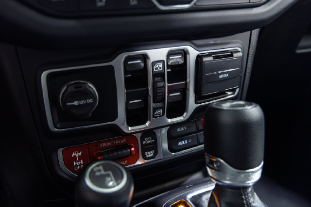 Used 2025 Jeep Wrangler Unlimited Rubicon AWD/4WD image 18
