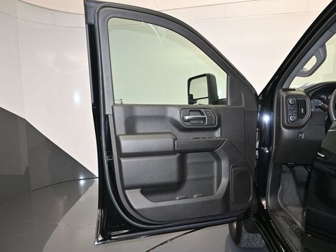 Used 2024 Chevrolet Silverado 2500 Custom w/ Custom Value Package AWD/4WD image 10