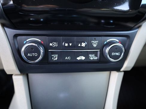 Used 2013 Acura ILX w/ Technology Package image 25