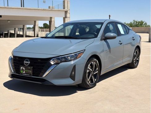 Used 2025 Nissan Sentra SV FWD image 3