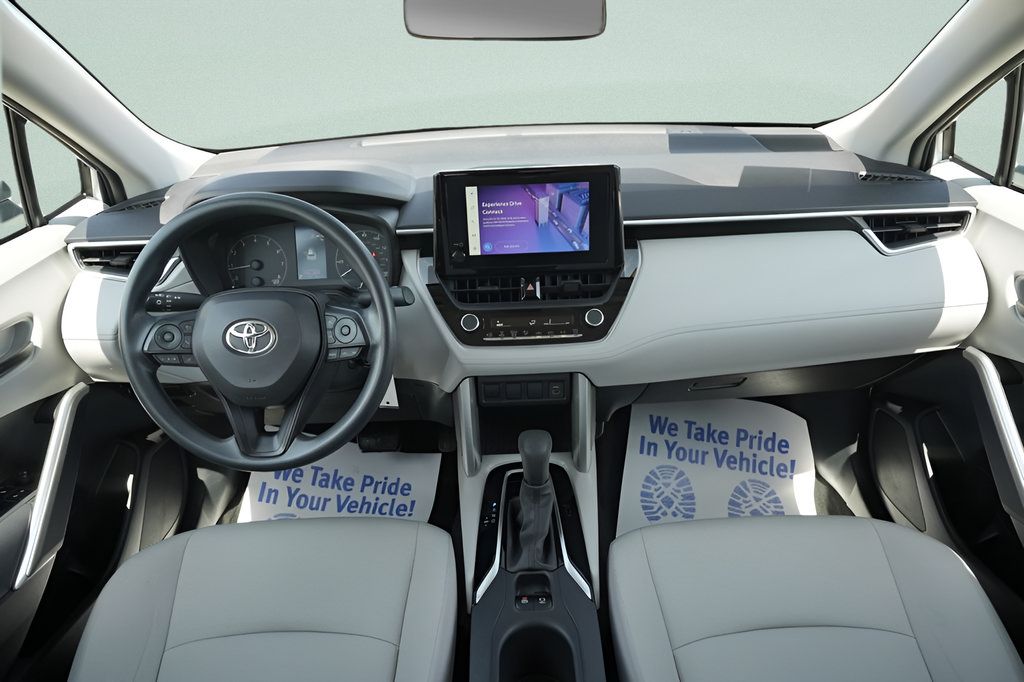 Used 2023 Toyota Corolla Cross L AWD/4WD image 16