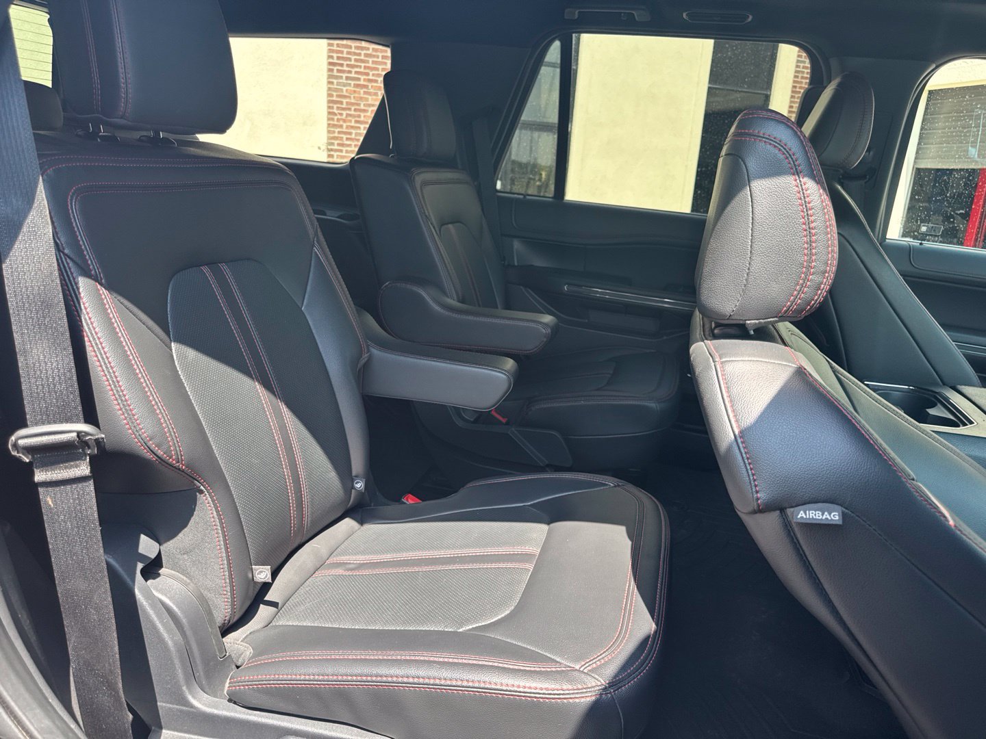 Used 2024 Ford Expedition Limited AWD/4WD image 12
