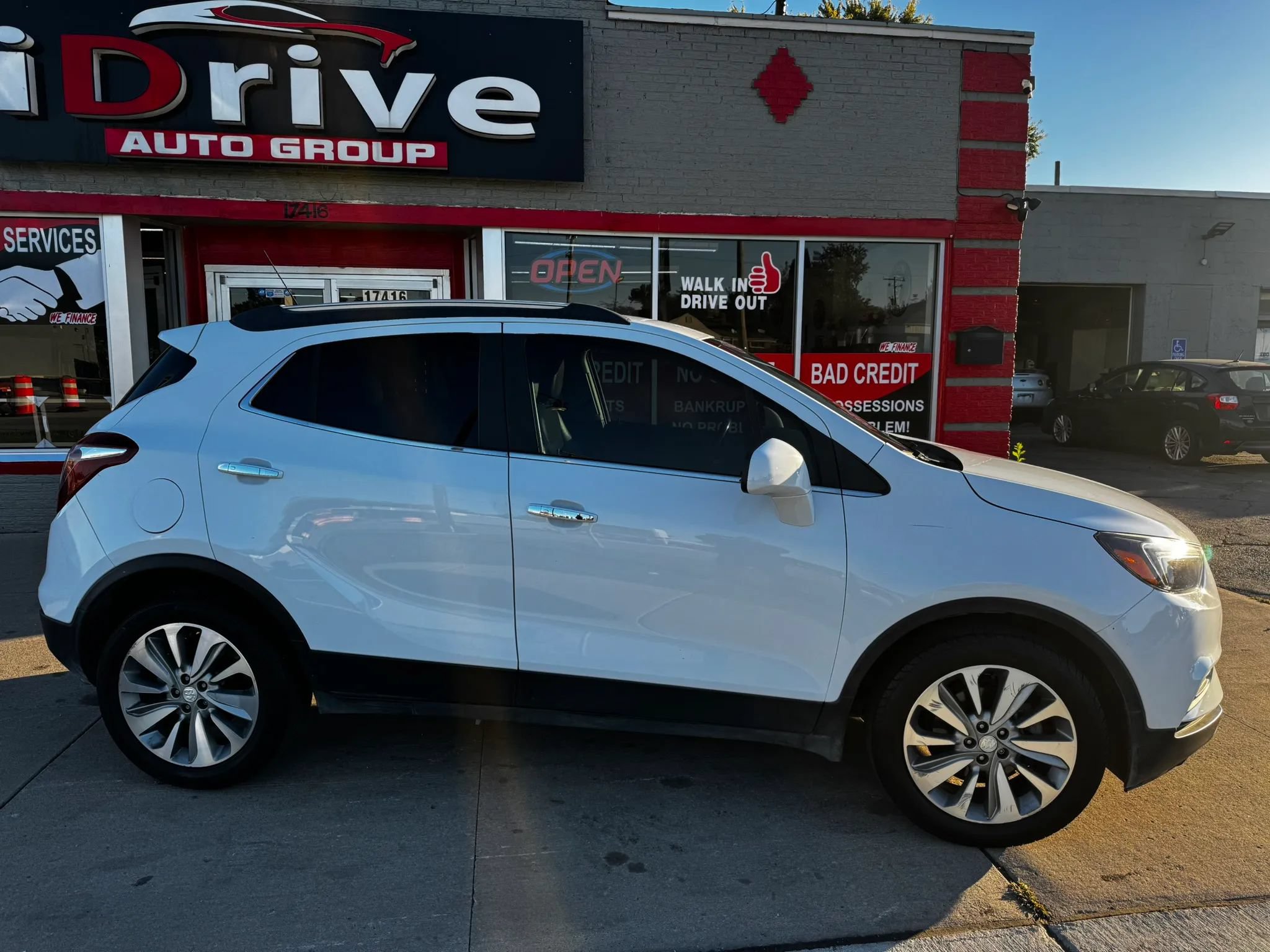 Used 2020 Buick Encore Preferred FWD image 3