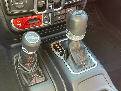 Used 2021 Jeep Wrangler Unlimited Rubicon w/ LED Lighting Group image 5