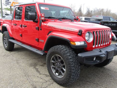 Used 2021 Jeep Gladiator Overland image 6