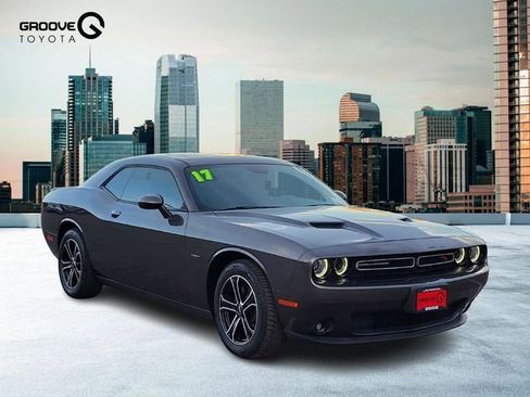 Used 2017 Dodge Challenger R/T w/ Driver Convenience Group image 8