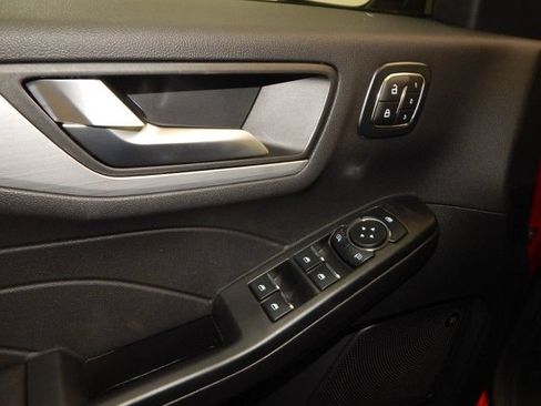 New 2025 Ford Escape SE FWD image 15